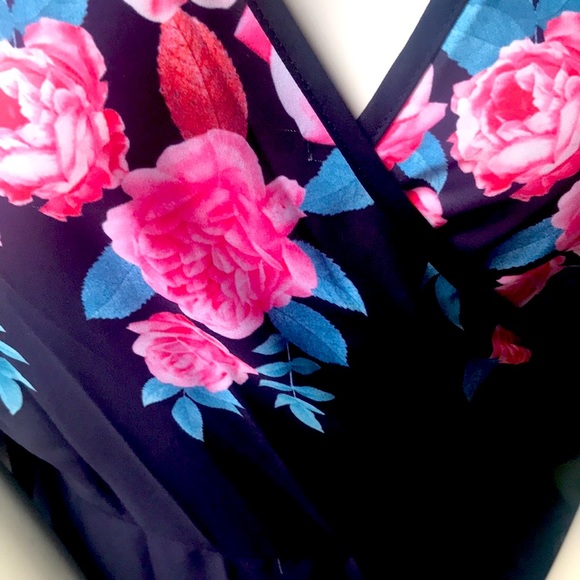 Rosegal  floral print wrapped dress size 4X - Picture 3 of 14